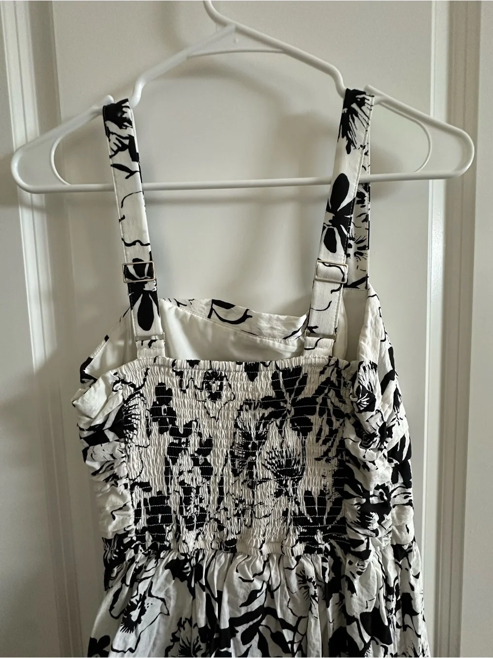 Black & White Floral Maxi Dress - Women Abercrombie and Fitch M